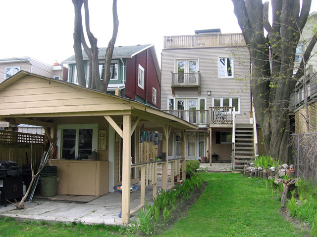 View of a Toronto home, rear view