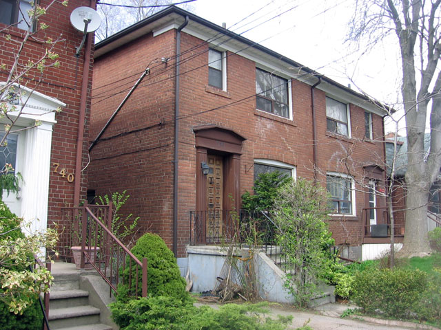 Front of house, Toronto Property Listing